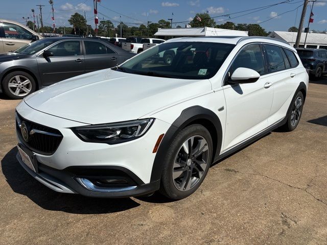 2018 Buick Regal TourX Essence