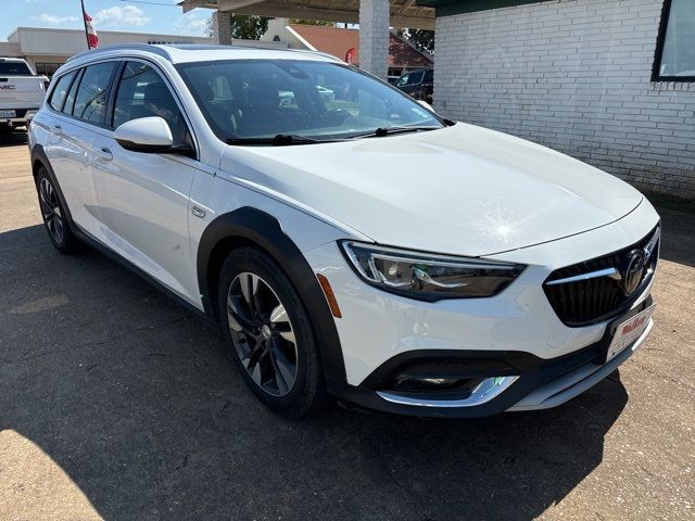 2018 Buick Regal TourX Essence