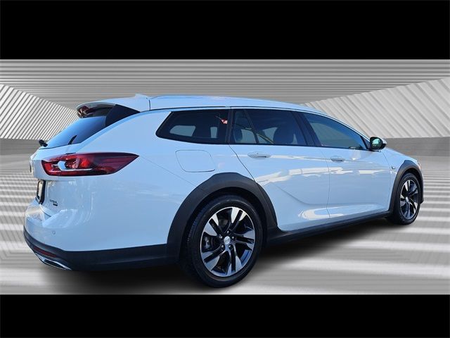 2018 Buick Regal TourX Essence