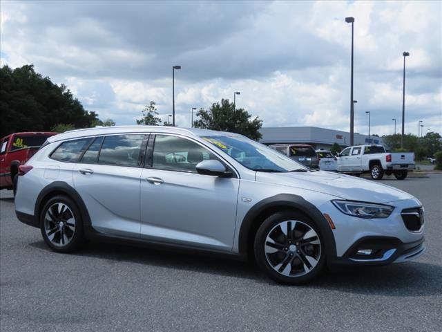 2018 Buick Regal TourX Essence