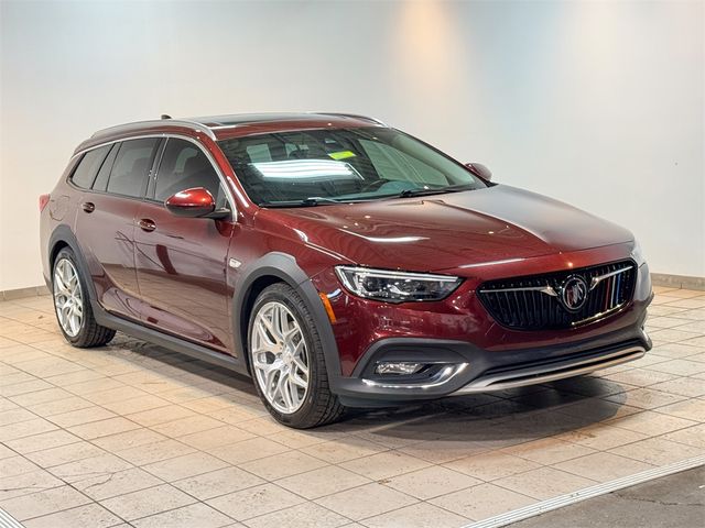 2018 Buick Regal TourX Essence