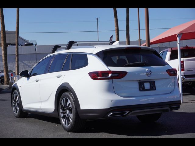 2018 Buick Regal TourX Essence