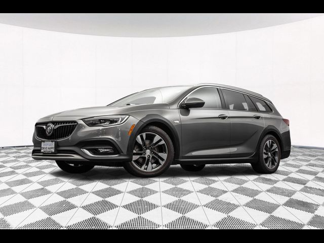 2018 Buick Regal TourX Essence