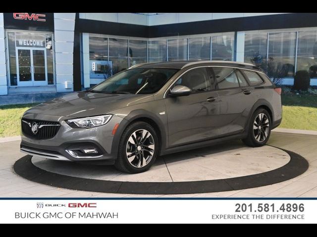 2018 Buick Regal TourX Essence