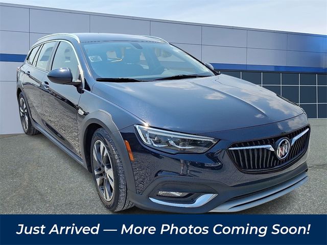 2018 Buick Regal TourX Essence