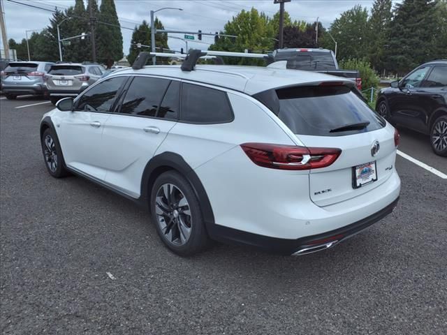 2018 Buick Regal TourX Essence