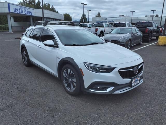 2018 Buick Regal TourX Essence