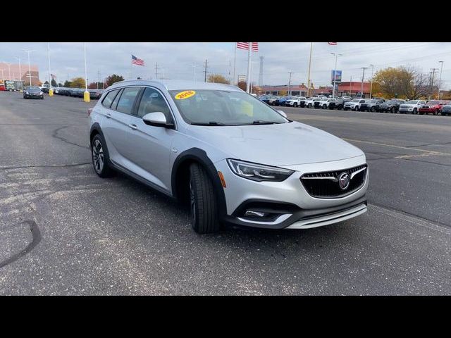 2018 Buick Regal TourX Essence