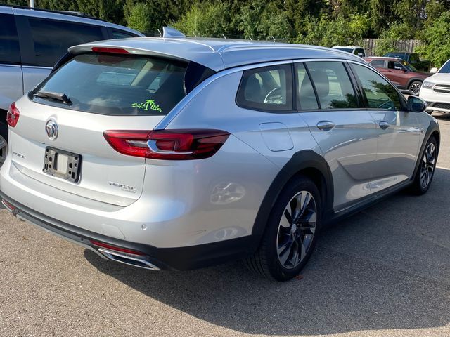 2018 Buick Regal TourX Essence