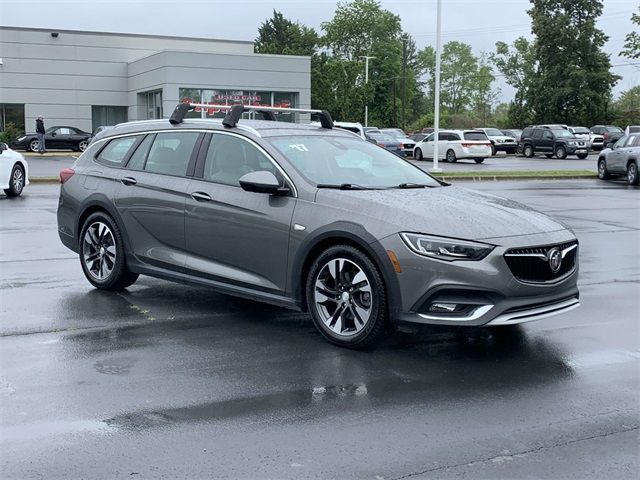 2018 Buick Regal TourX Essence