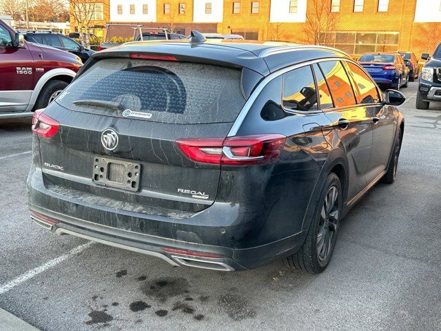 2018 Buick Regal TourX Essence