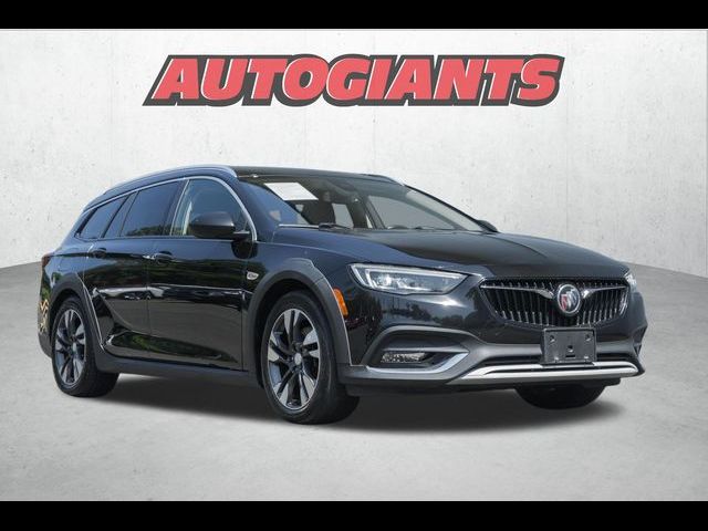 2018 Buick Regal TourX Essence