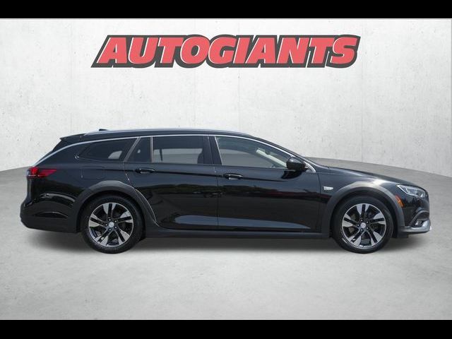 2018 Buick Regal TourX Essence
