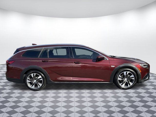 2018 Buick Regal TourX Essence