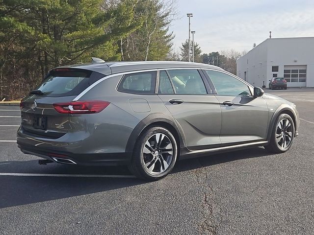 2018 Buick Regal TourX Essence