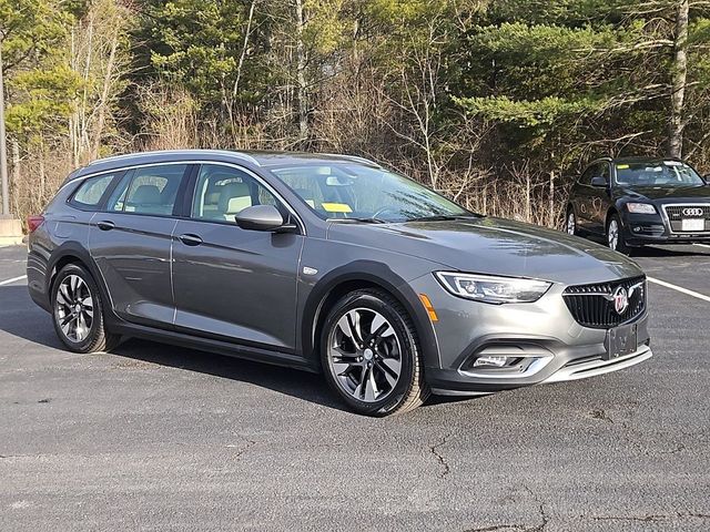 2018 Buick Regal TourX Essence