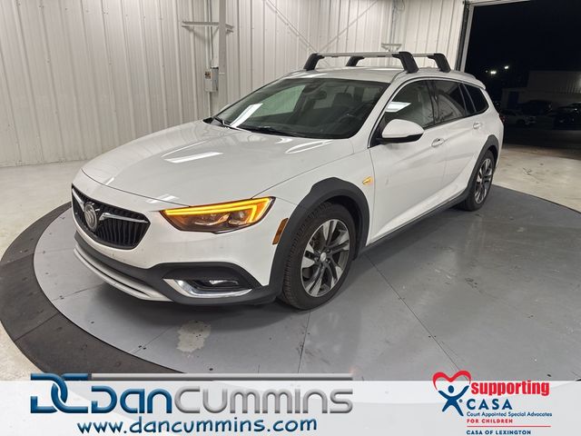 2018 Buick Regal TourX Essence