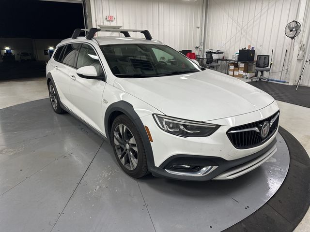 2018 Buick Regal TourX Essence