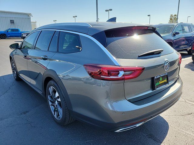 2018 Buick Regal TourX Essence