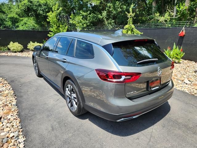 2018 Buick Regal TourX Essence