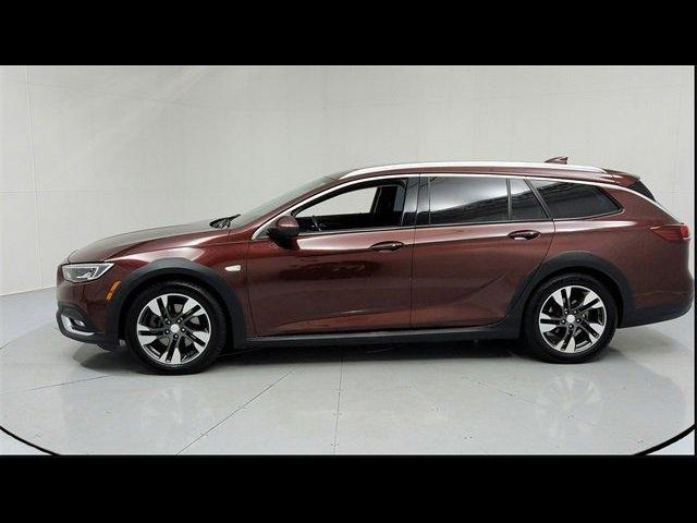 2018 Buick Regal TourX Essence