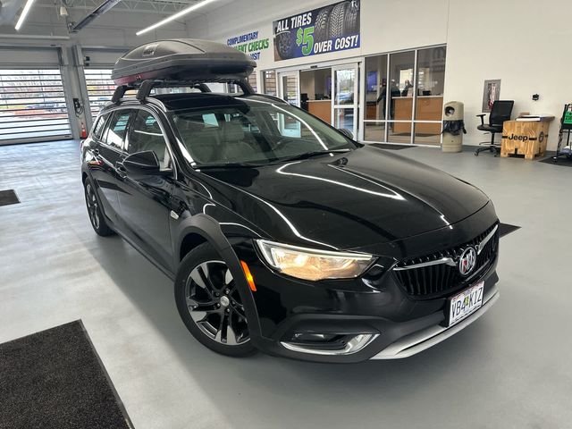 2018 Buick Regal TourX Essence