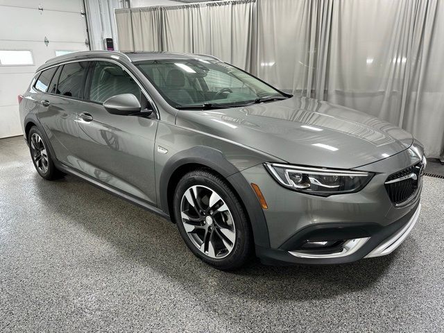 2018 Buick Regal TourX Essence