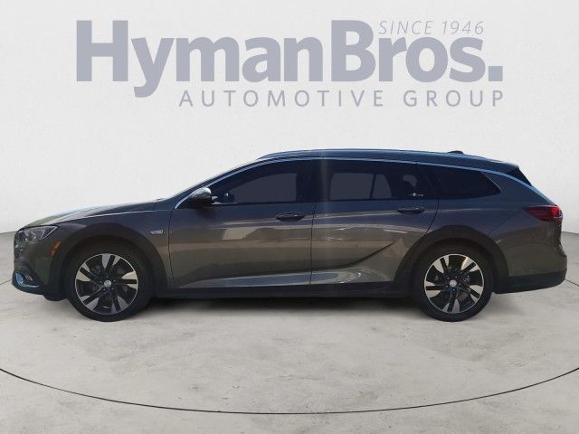 2018 Buick Regal TourX Essence