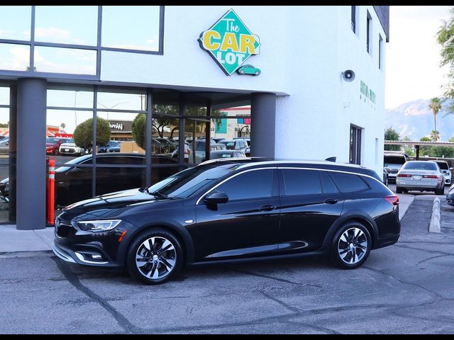 2018 Buick Regal TourX Essence