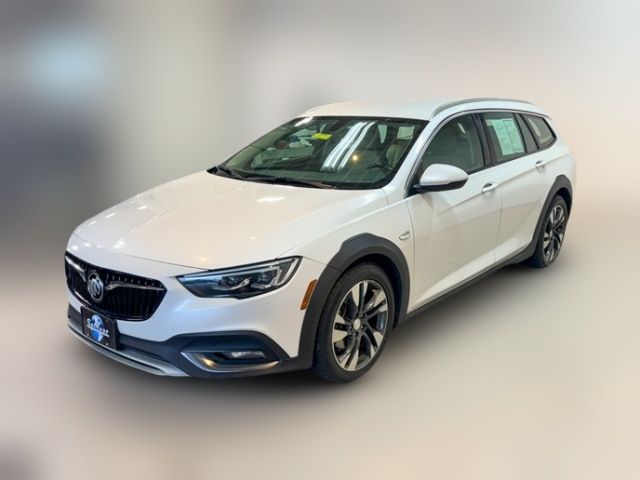 2018 Buick Regal TourX Essence