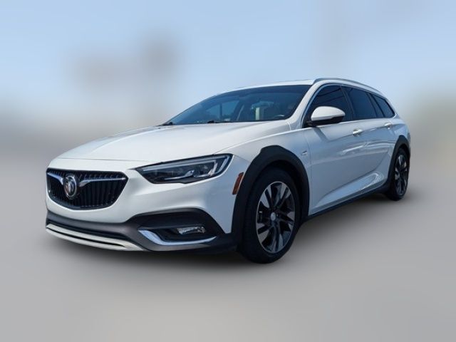 2018 Buick Regal TourX Essence