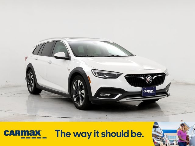 2018 Buick Regal TourX Essence