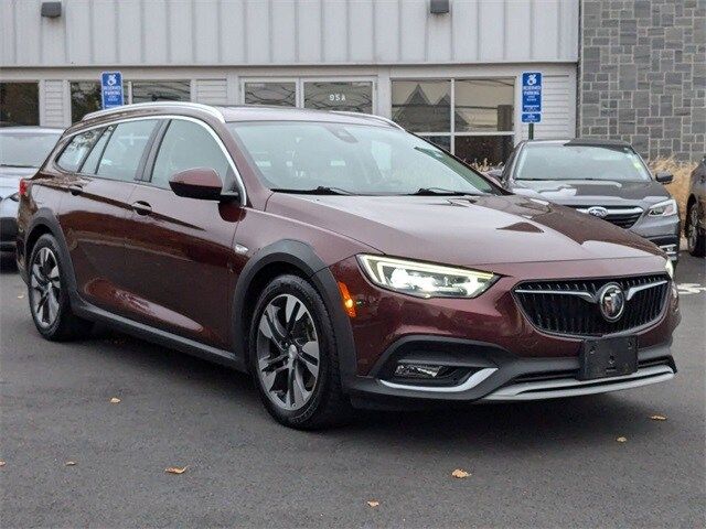 2018 Buick Regal TourX Essence