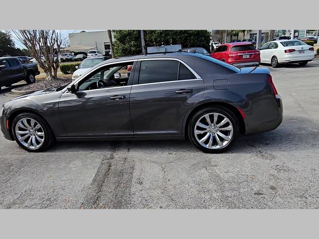 2018 Chrysler 300 Touring L