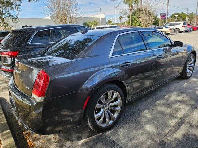 2018 Chrysler 300 Touring L