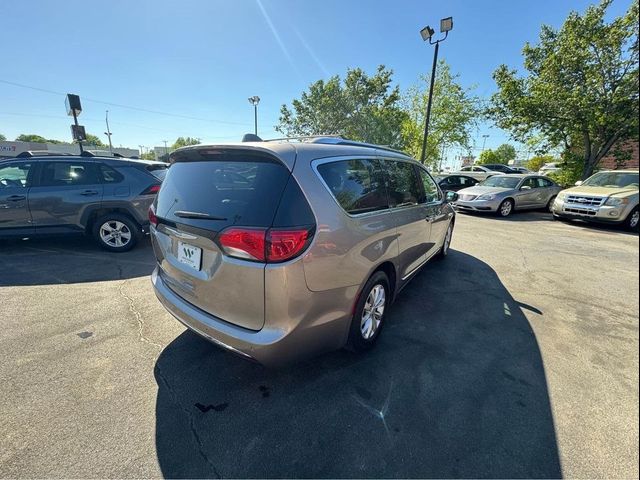 2018 Chrysler Pacifica Touring-L