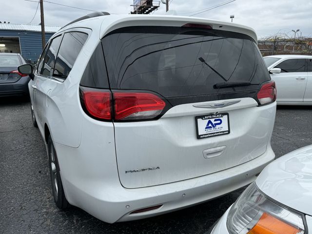 2018 Chrysler Pacifica Touring