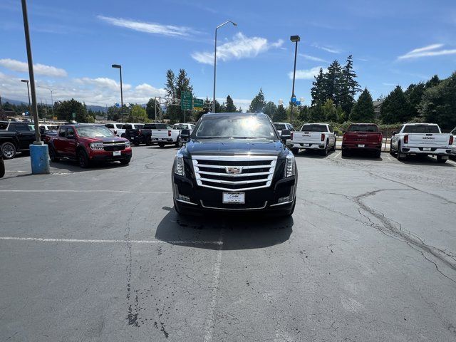 2018 Cadillac Escalade Luxury