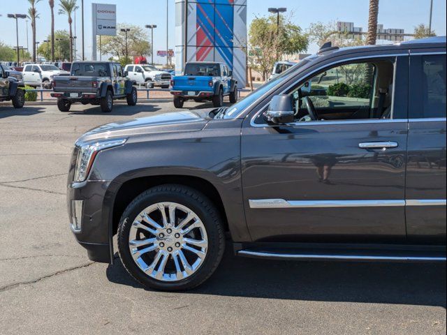 2018 Cadillac Escalade Luxury