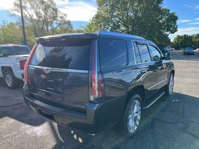 2018 Cadillac Escalade Luxury