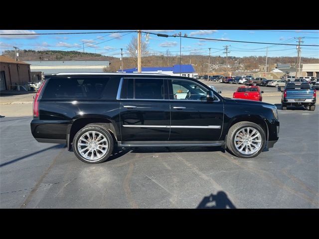 2018 Cadillac Escalade ESV Luxury