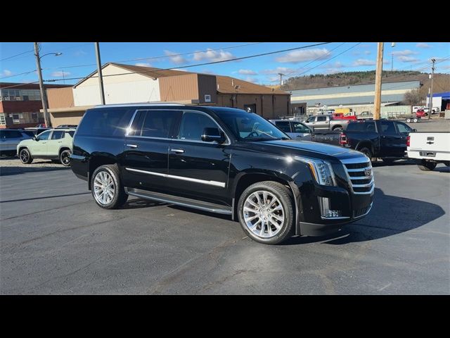 2018 Cadillac Escalade ESV Luxury