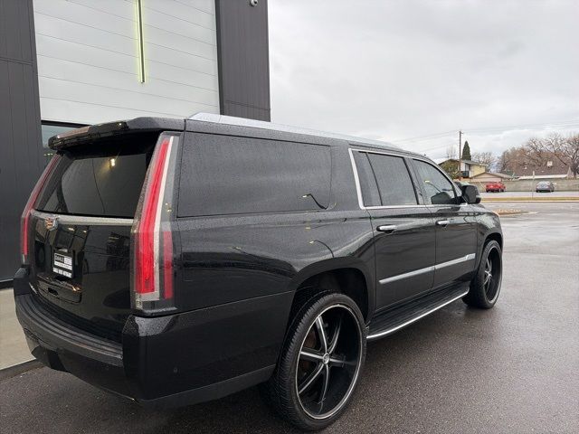 2018 Cadillac Escalade ESV Luxury