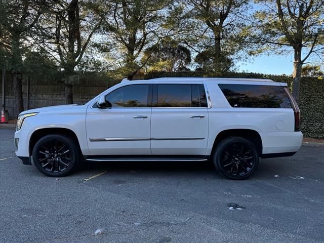 2018 Cadillac Escalade ESV Luxury