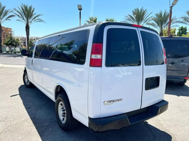 2018 Chevrolet Express LS