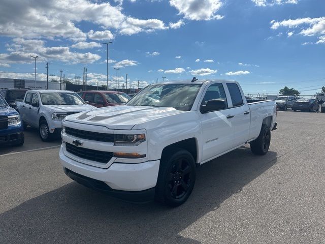 2018 Chevrolet Silverado 1500 Custom