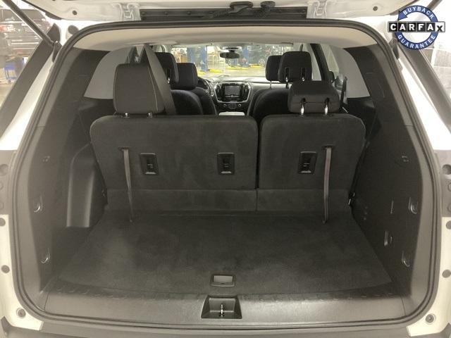 Vehicle image 27 of 32