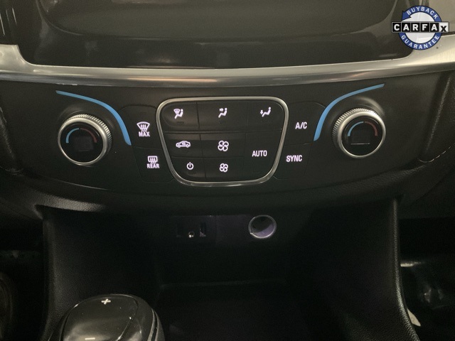 Vehicle image 17 of 32