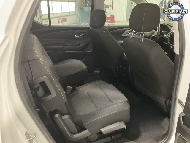 Vehicle image 25 of 32