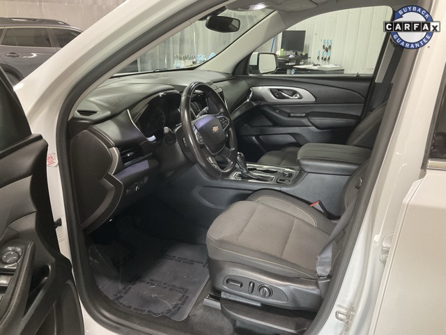 Vehicle image 22 of 32